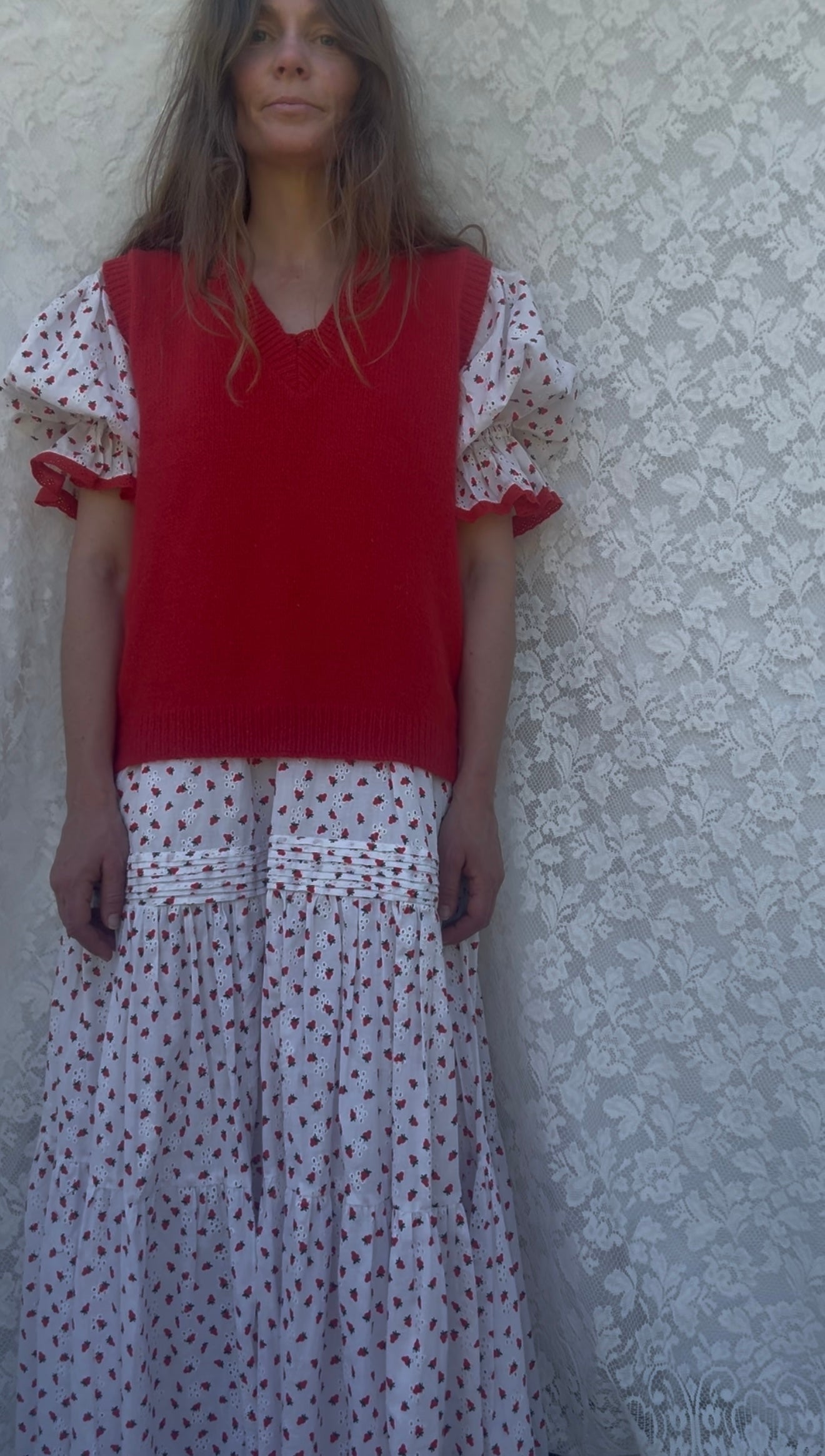 VINTAGE RED HAND KNIT VEST S-L