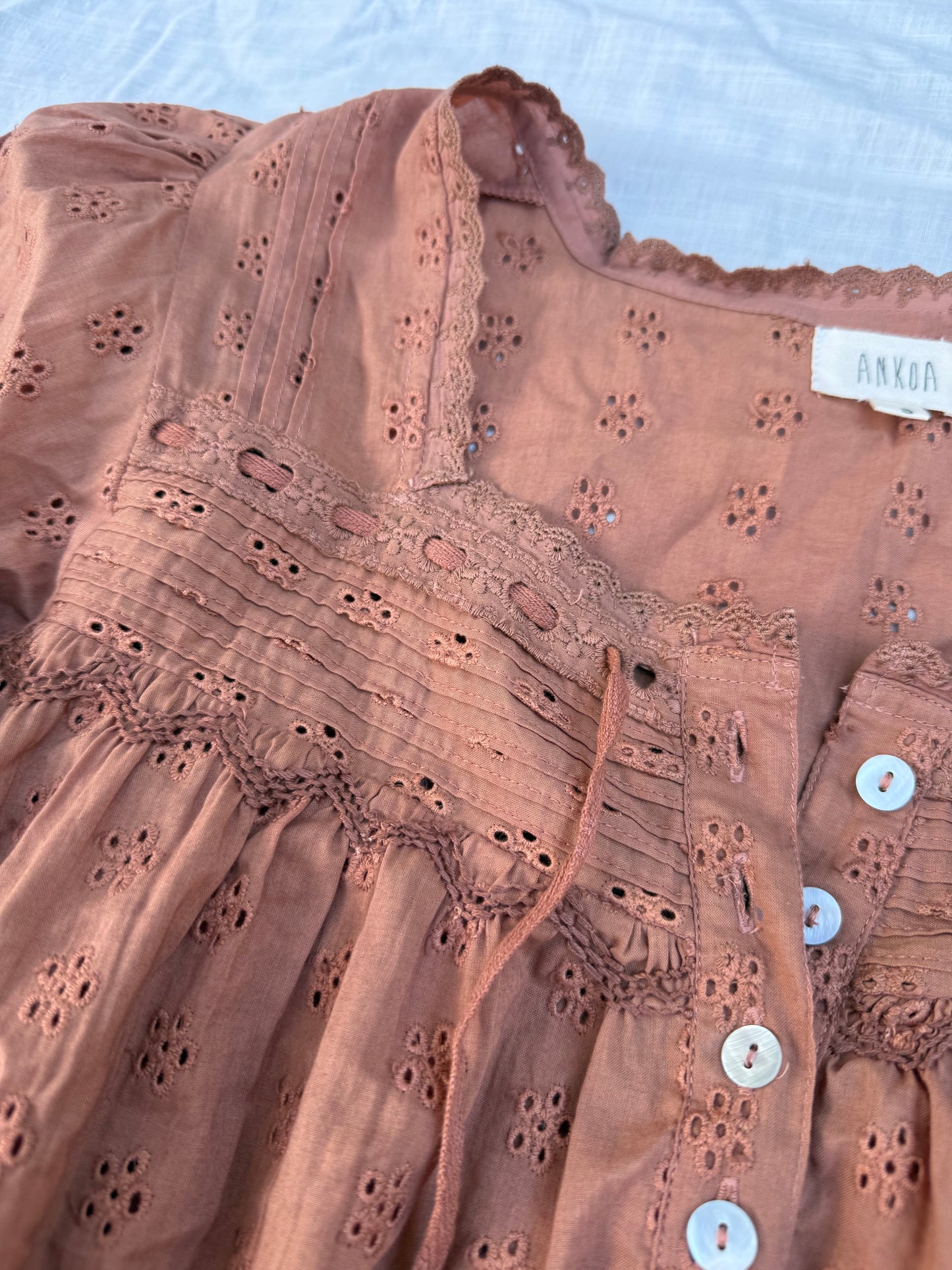 PRELOVED - 100% RECYCLED COTTON - MORNING SONG HAND SMOCKED BLOUSE ANTIQUE BROWN