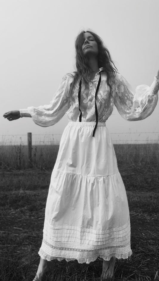 REWORKED WHITE COTTON LACE SKIRT SMALL