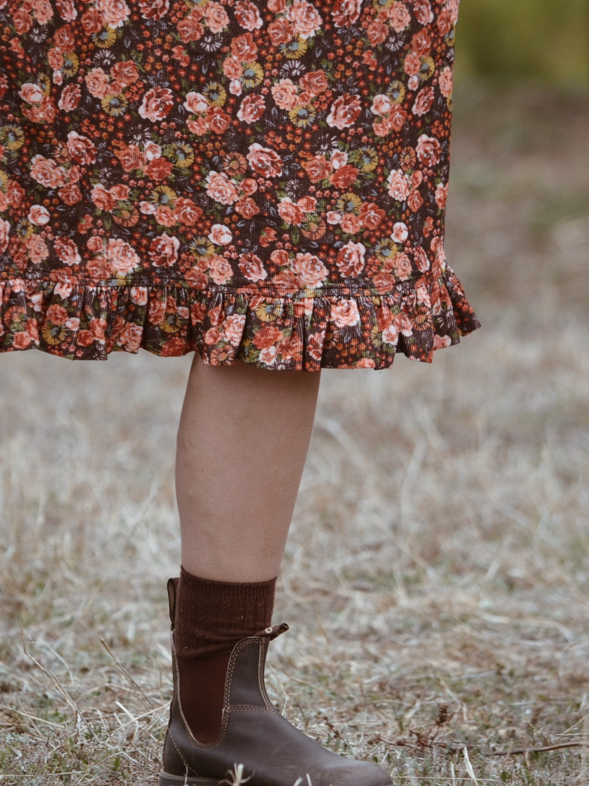SECOND - 100% RECYCLED COTTON - AUTUMNAL ANOUK RUFFLE PINAFORE/SKIRT CORDUROY M