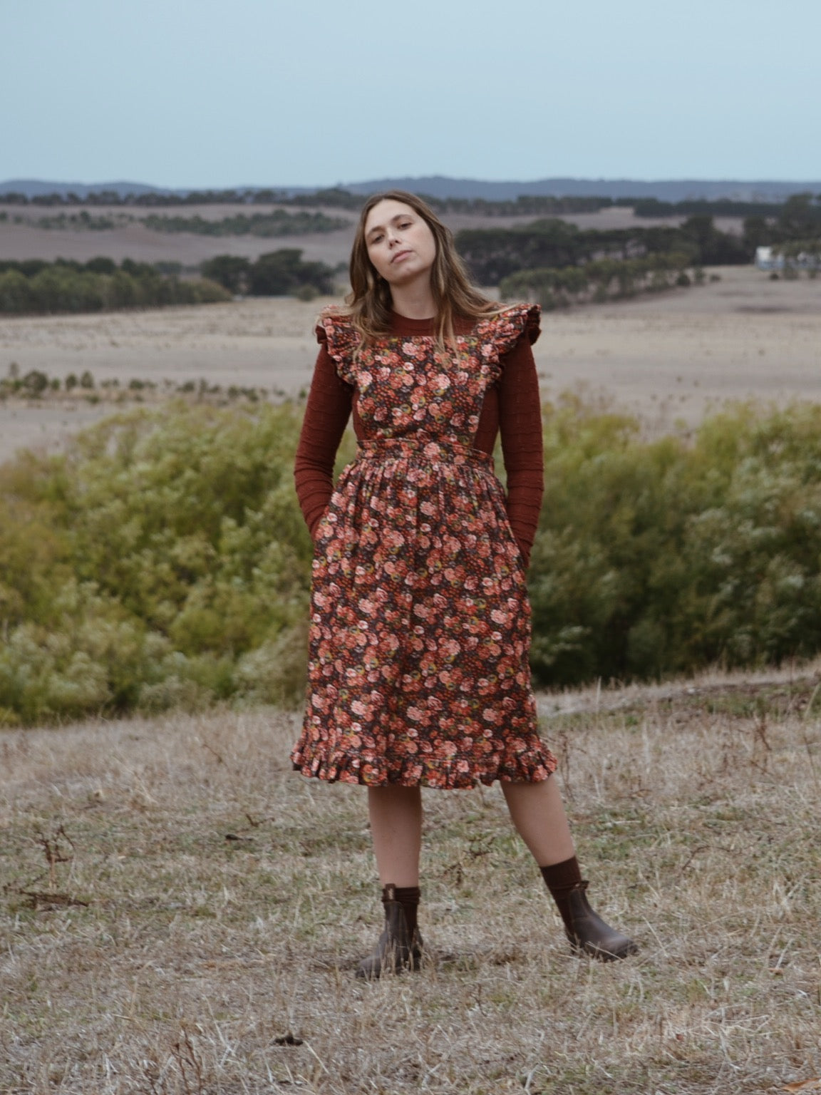 SECOND - 100% RECYCLED COTTON - AUTUMNAL ANOUK RUFFLE PINAFORE/SKIRT CORDUROY M