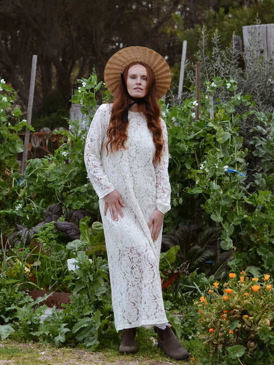 REWORKED - LACE DRESS SIZE 8-10