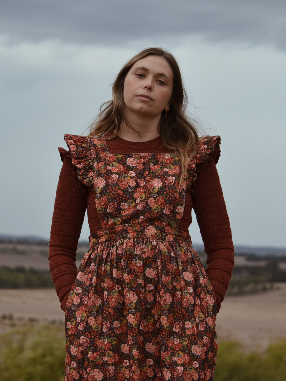 SECOND - 100% RECYCLED COTTON - AUTUMNAL ANOUK RUFFLE PINAFORE/SKIRT CORDUROY M