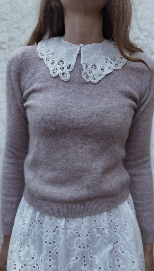 VINTAGE WHITE LACE EMBROIDERED COLLAR