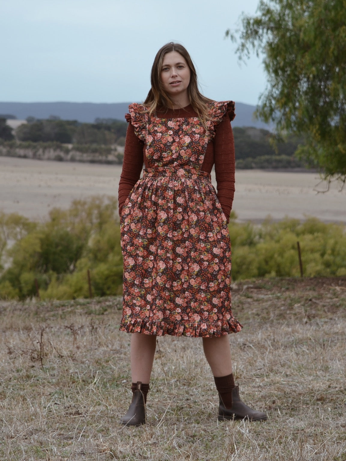 SECOND - 100% RECYCLED COTTON - AUTUMNAL ANOUK RUFFLE PINAFORE/SKIRT CORDUROY M