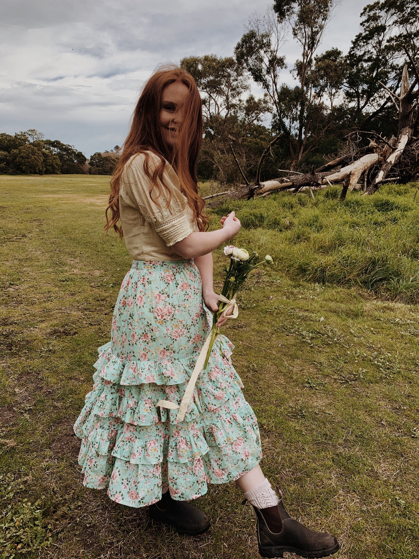 POSEY ROSE FLORAL SEA FOAM RUFFLE SKIRT