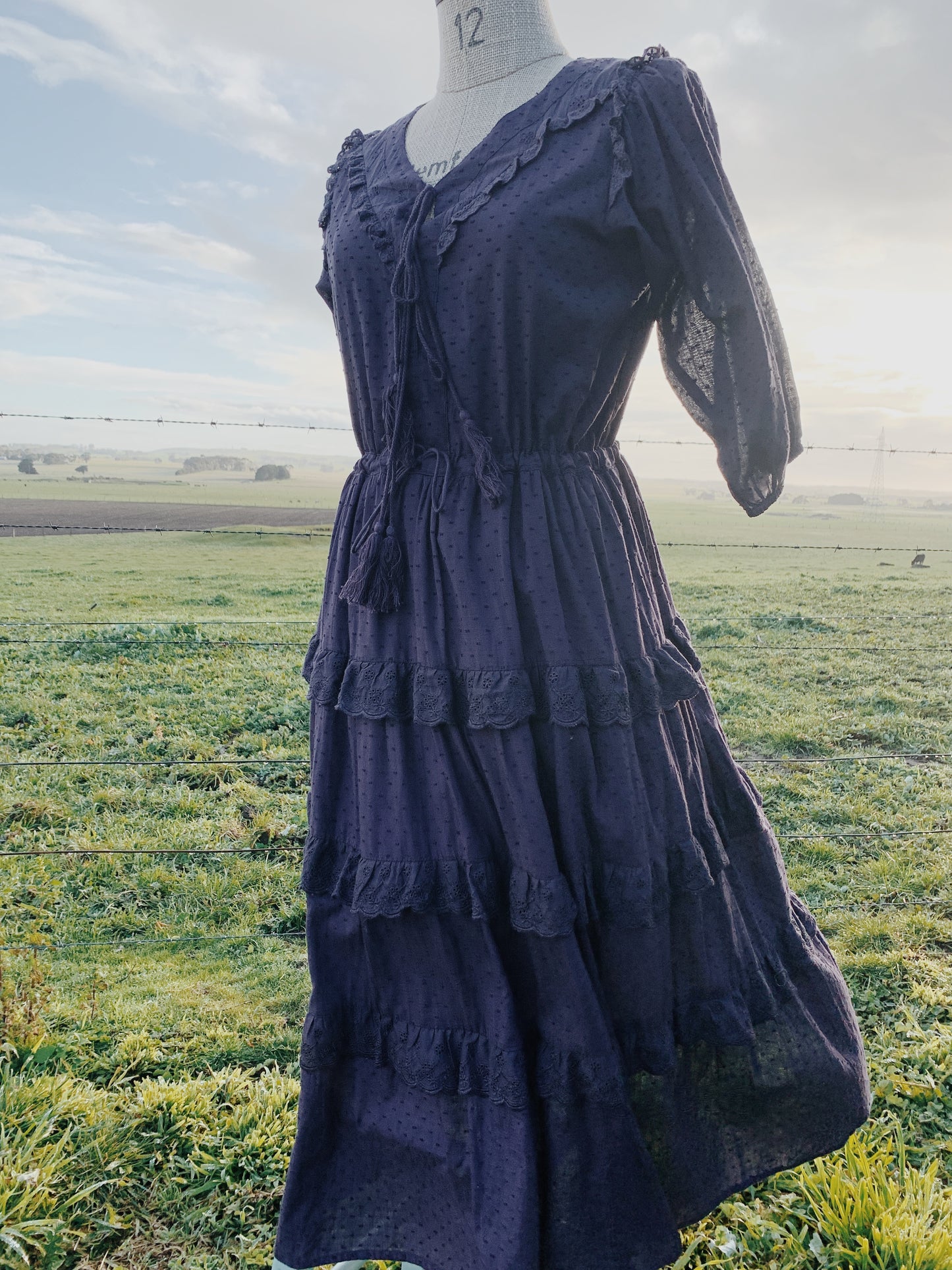 100% RECYCLED COTTON - LITTÉRAIRE INDIGO COTTON LACE DRESS