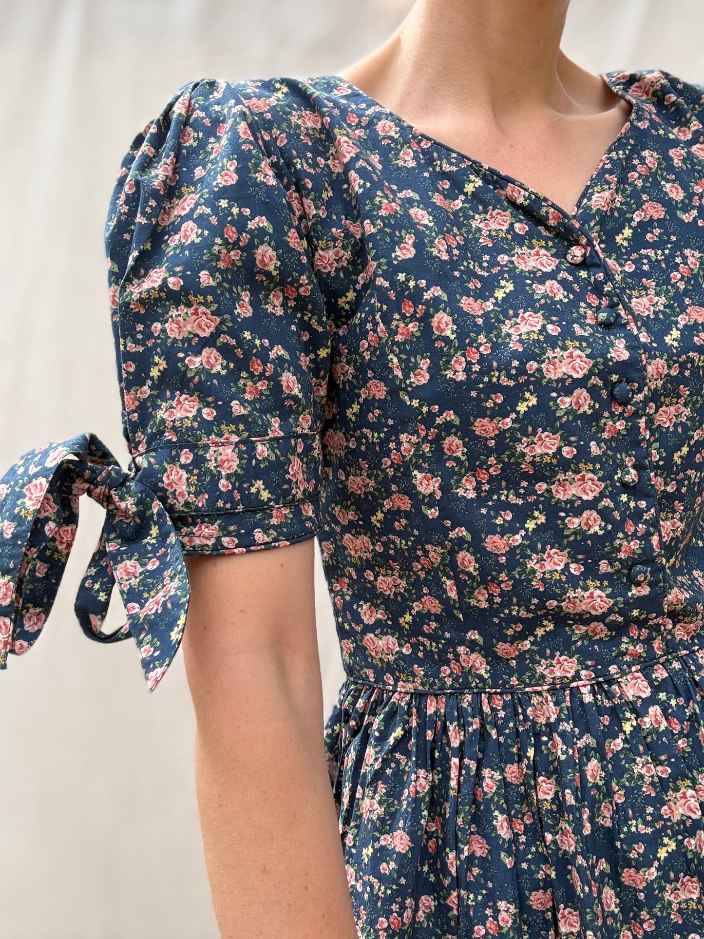 100% RECYCLED COTTON - SOPHIE DRESS NAVY FLORAL