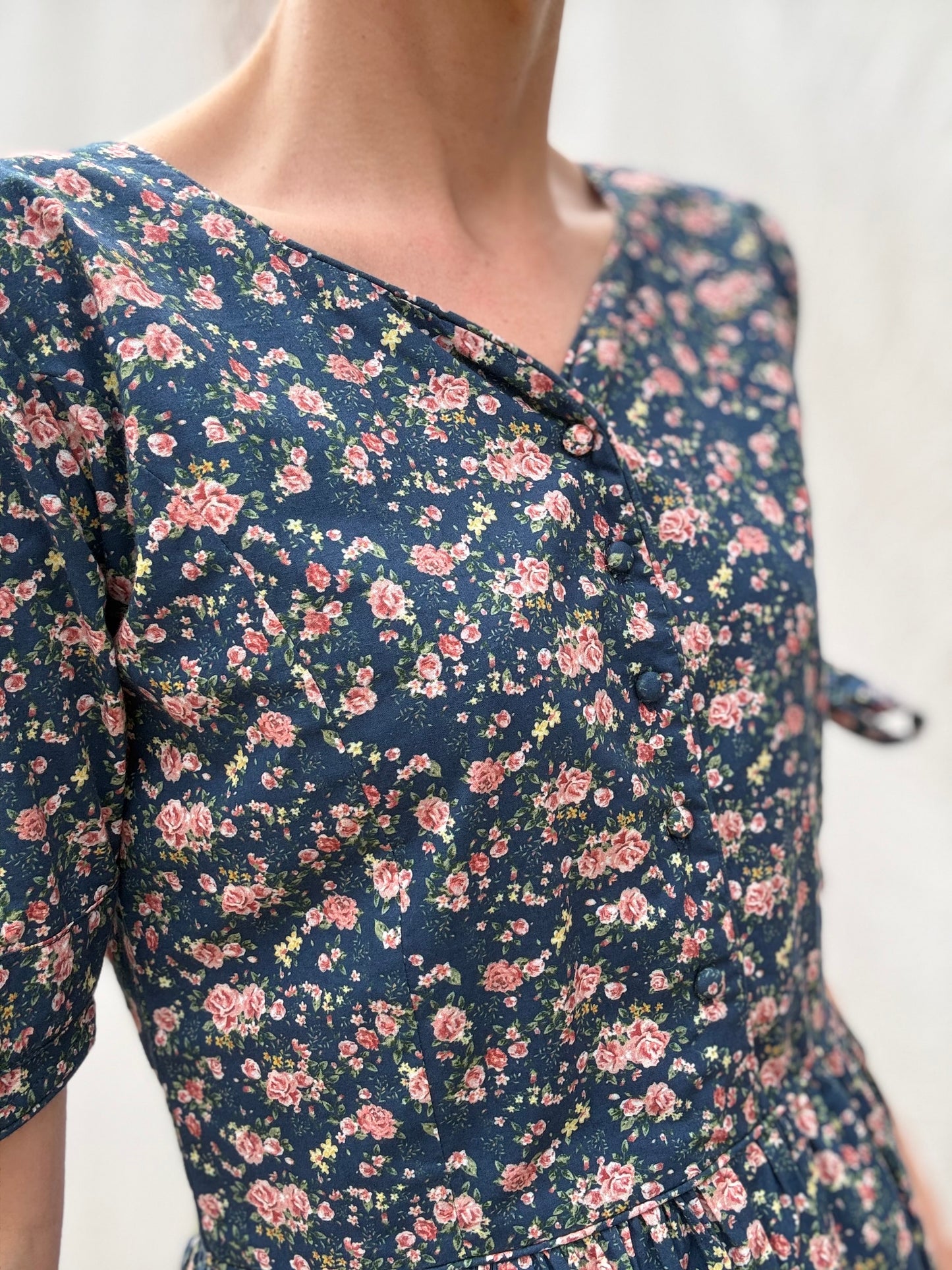 100% RECYCLED COTTON - SOPHIE DRESS NAVY FLORAL