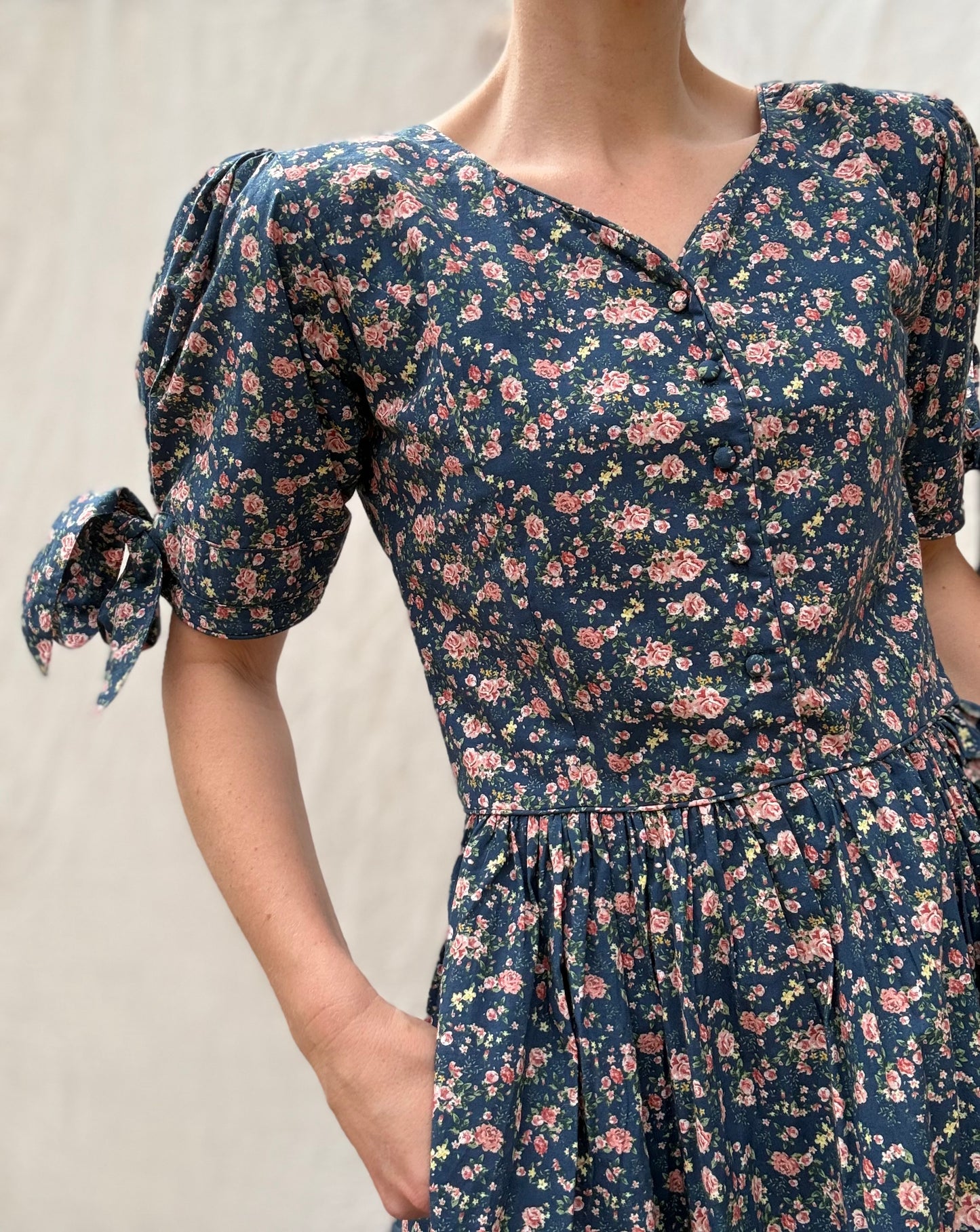 100% RECYCLED COTTON - SOPHIE DRESS NAVY FLORAL