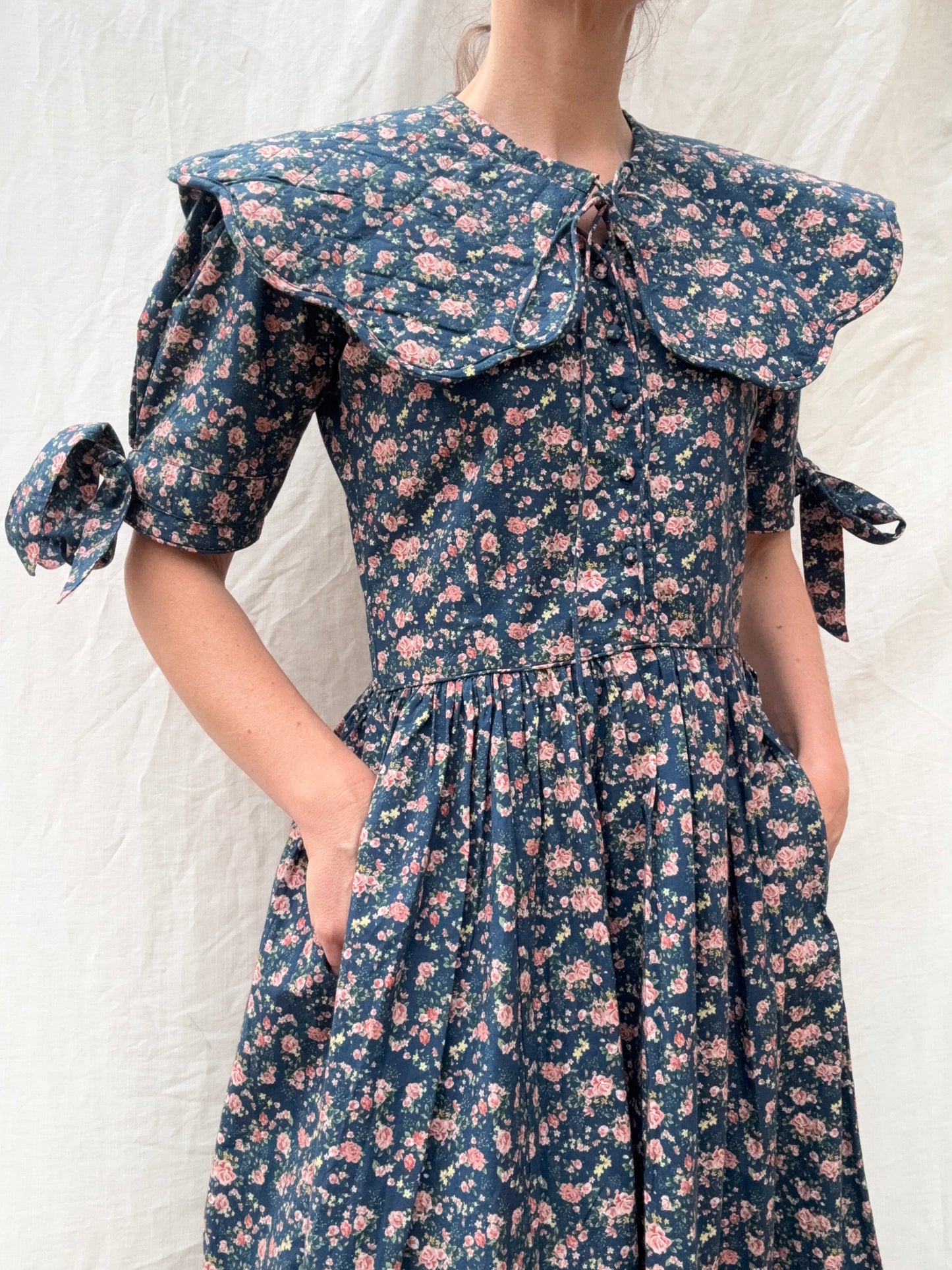 100% RECYCLED COTTON - SOPHIE DRESS NAVY FLORAL