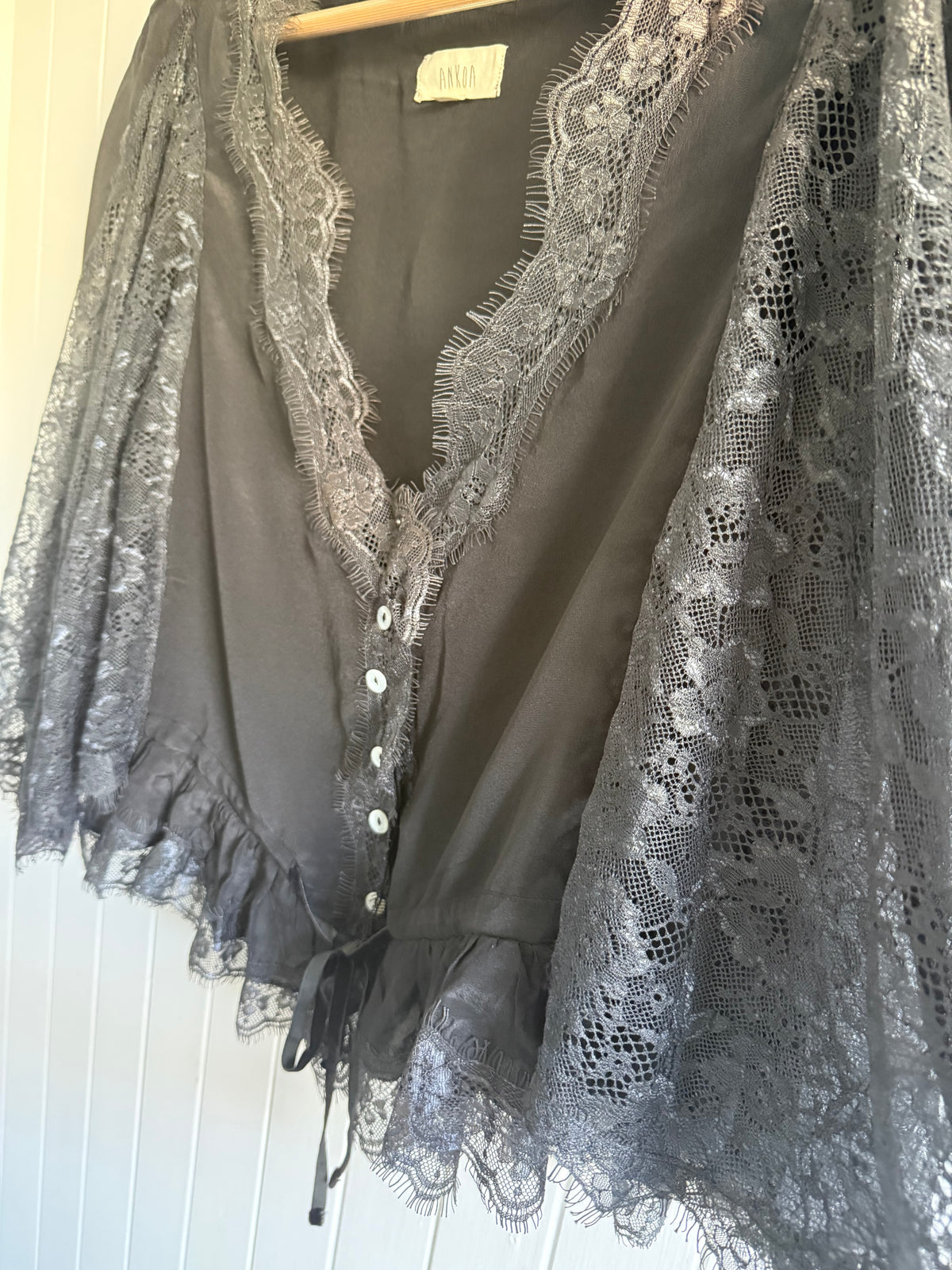 PRELOVED - AMORET SILK CAPELET BLOUSE BLACK XS