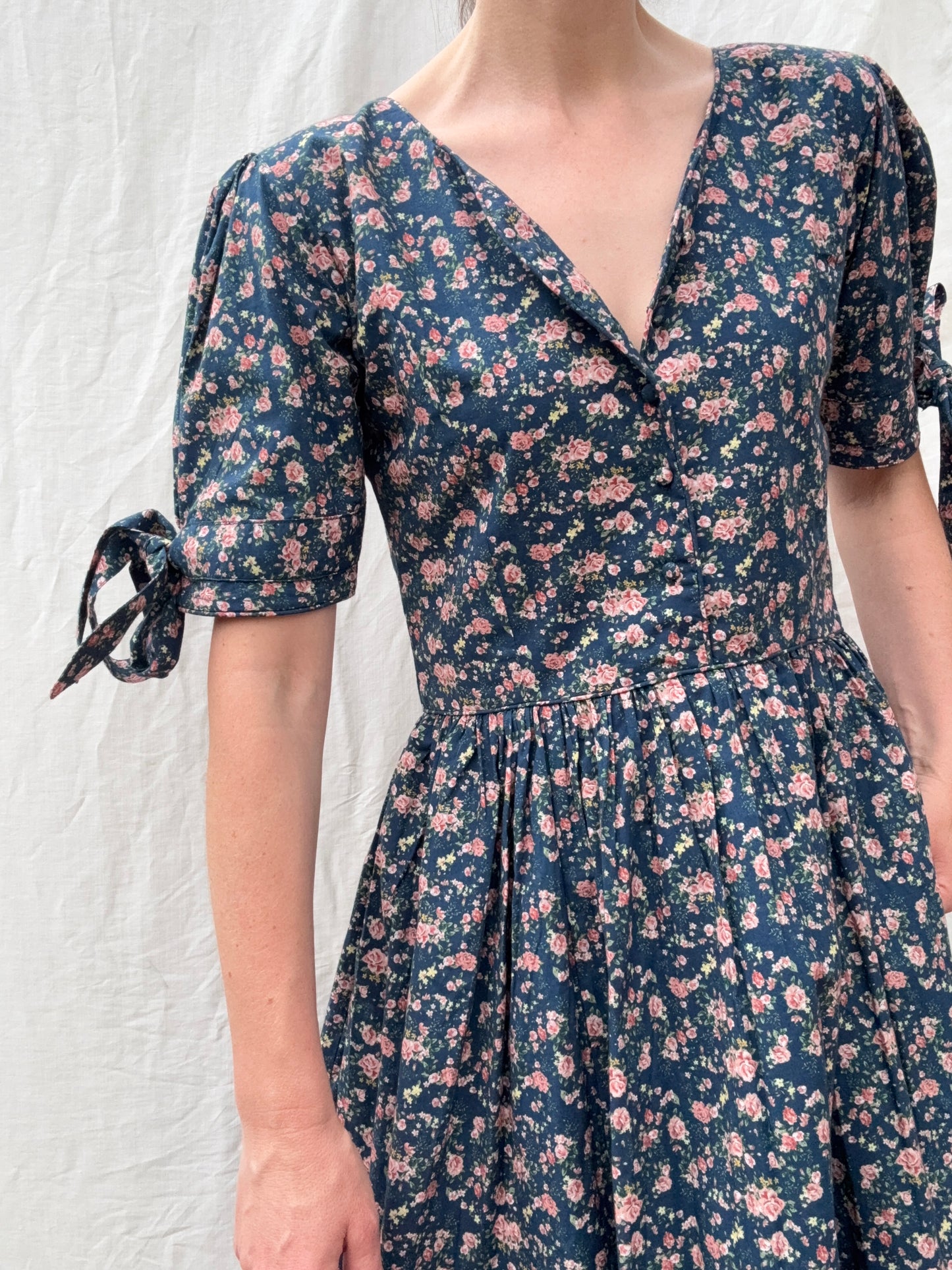 100% RECYCLED COTTON - SOPHIE DRESS NAVY FLORAL