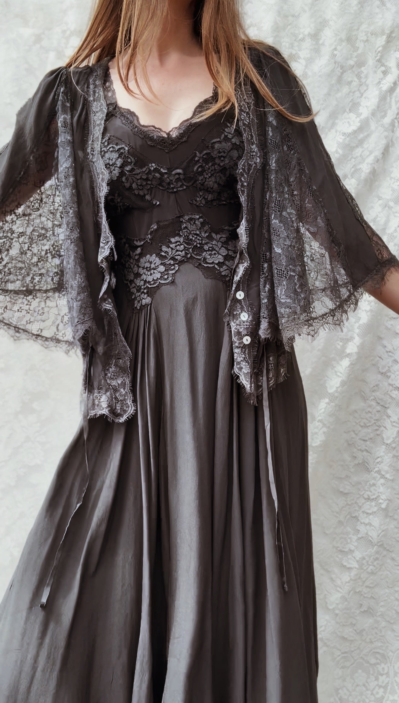 AMORET SILK CAPELET BLOUSE - BLACK