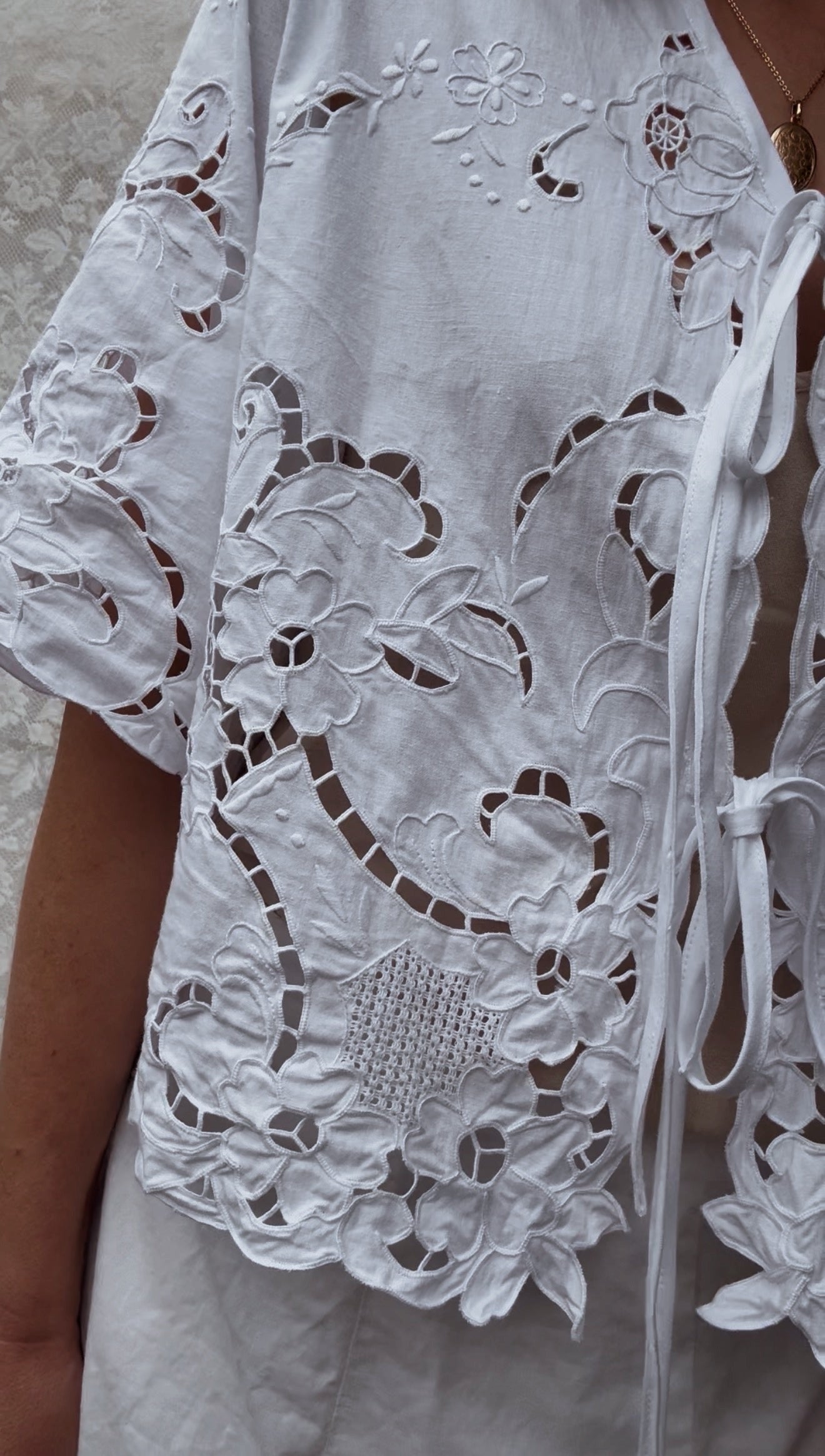 REWORKED TIE FRONT BLOUSE OR CAPELET WHITE