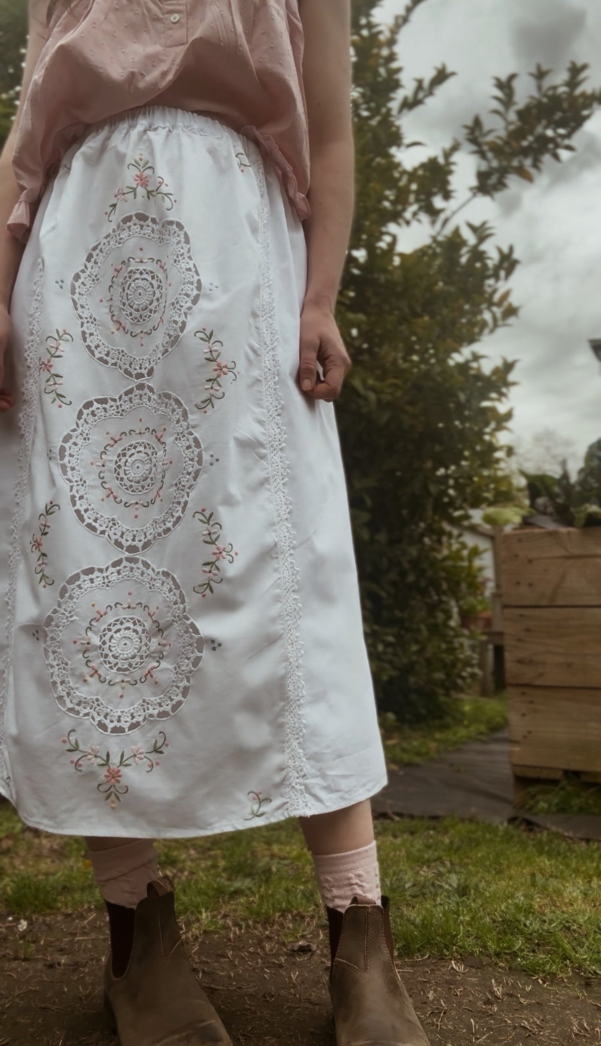ONE OF A KIND CROCHET MEDALLION MIDI SKIRT M-L