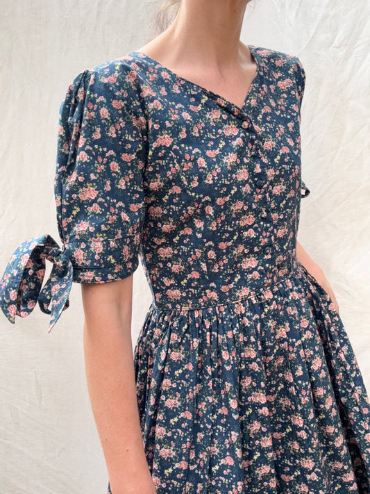 100% RECYCLED COTTON - SOPHIE DRESS NAVY FLORAL