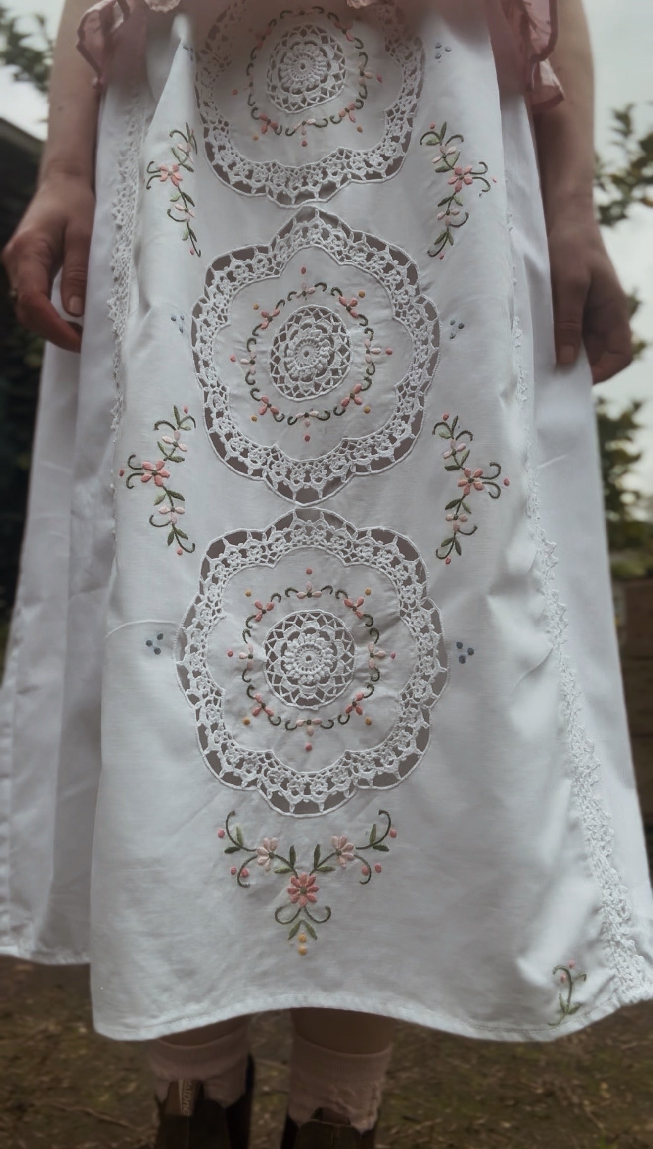 ONE OF A KIND CROCHET MEDALLION MIDI SKIRT M-L