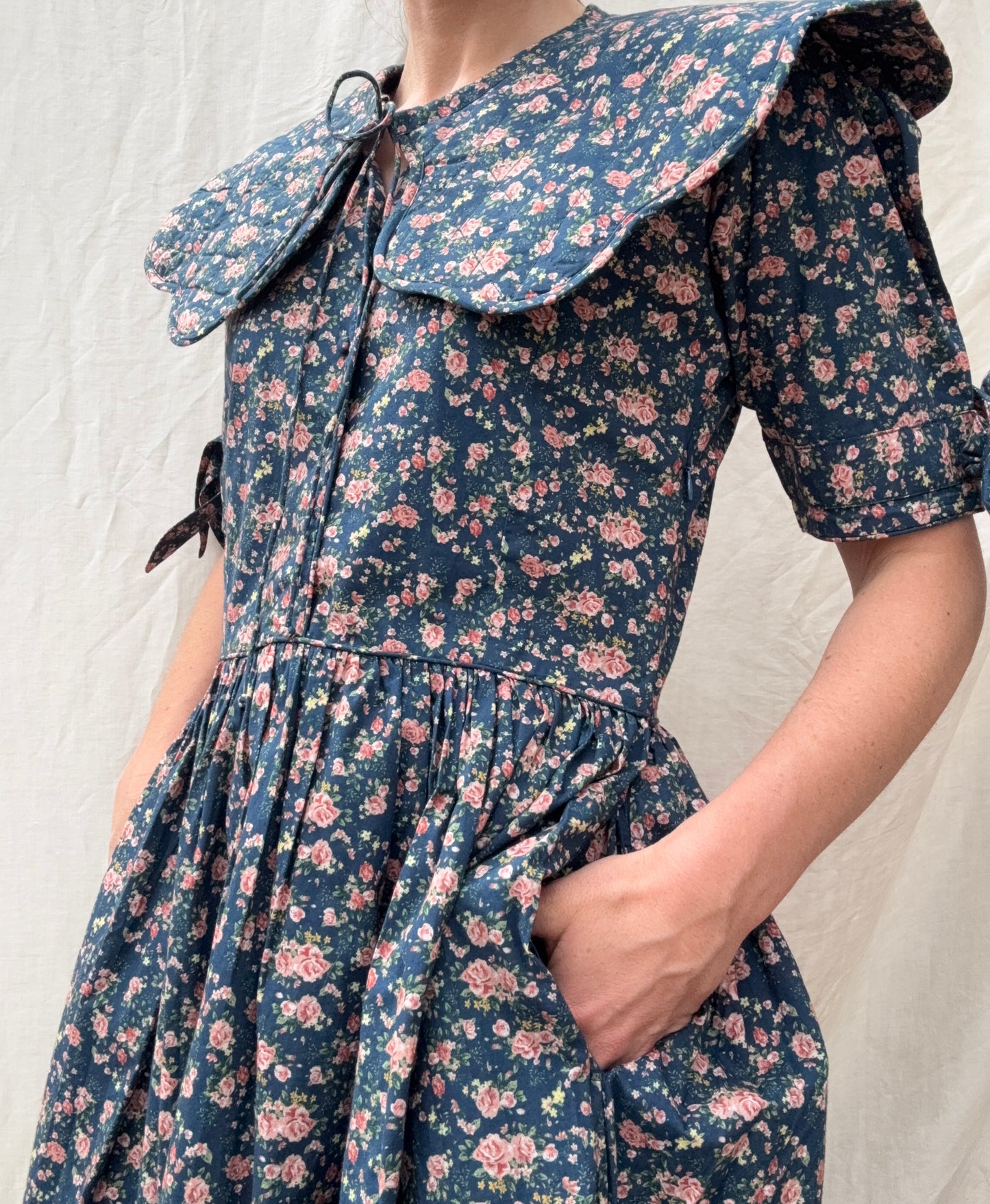 100% RECYCLED COTTON - SOPHIE DRESS NAVY FLORAL