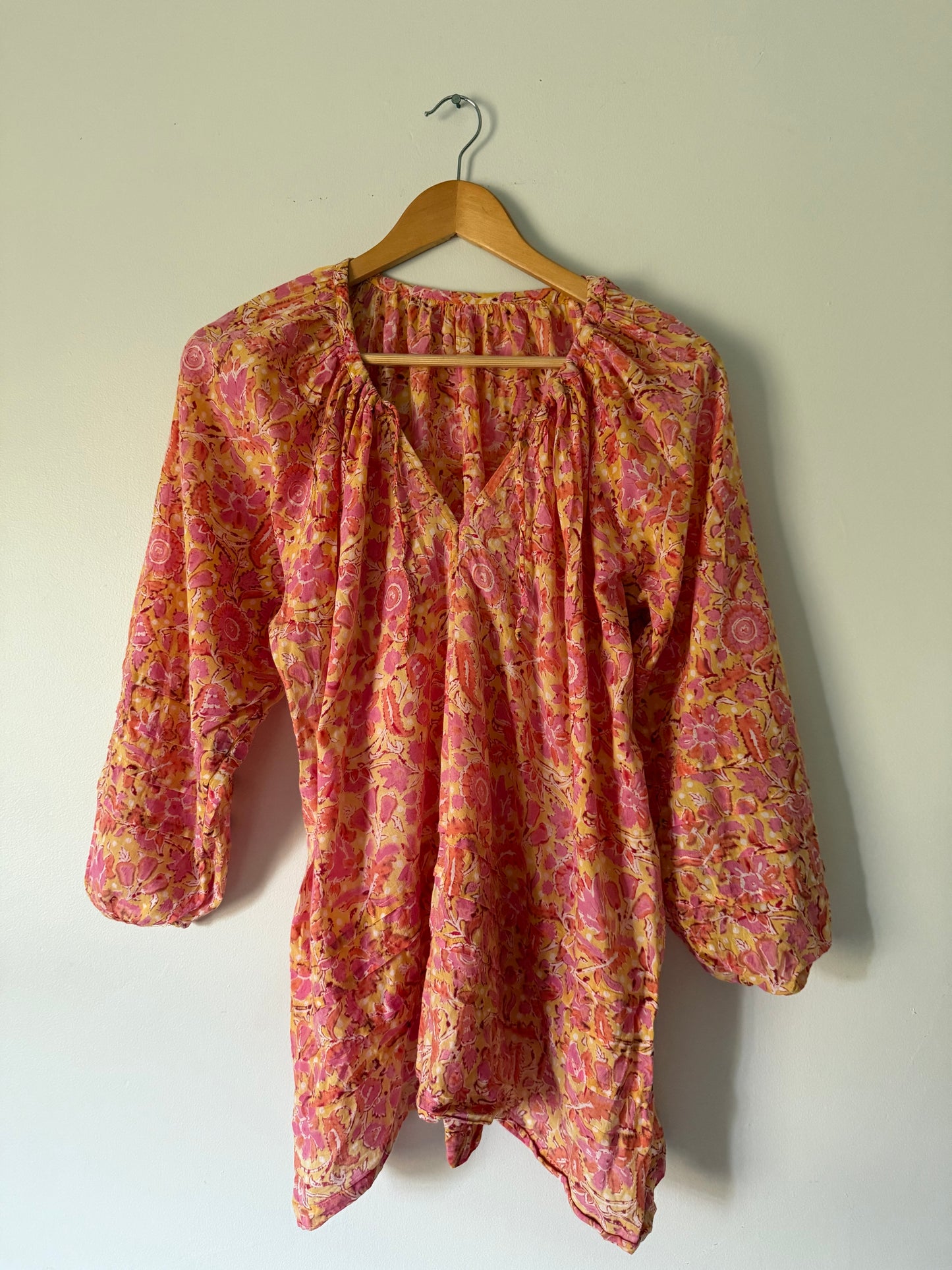 PRELOVED - 100% HAND BLOCKED COTTON - SMOCK BLOUSE SMALL - MEDIUM