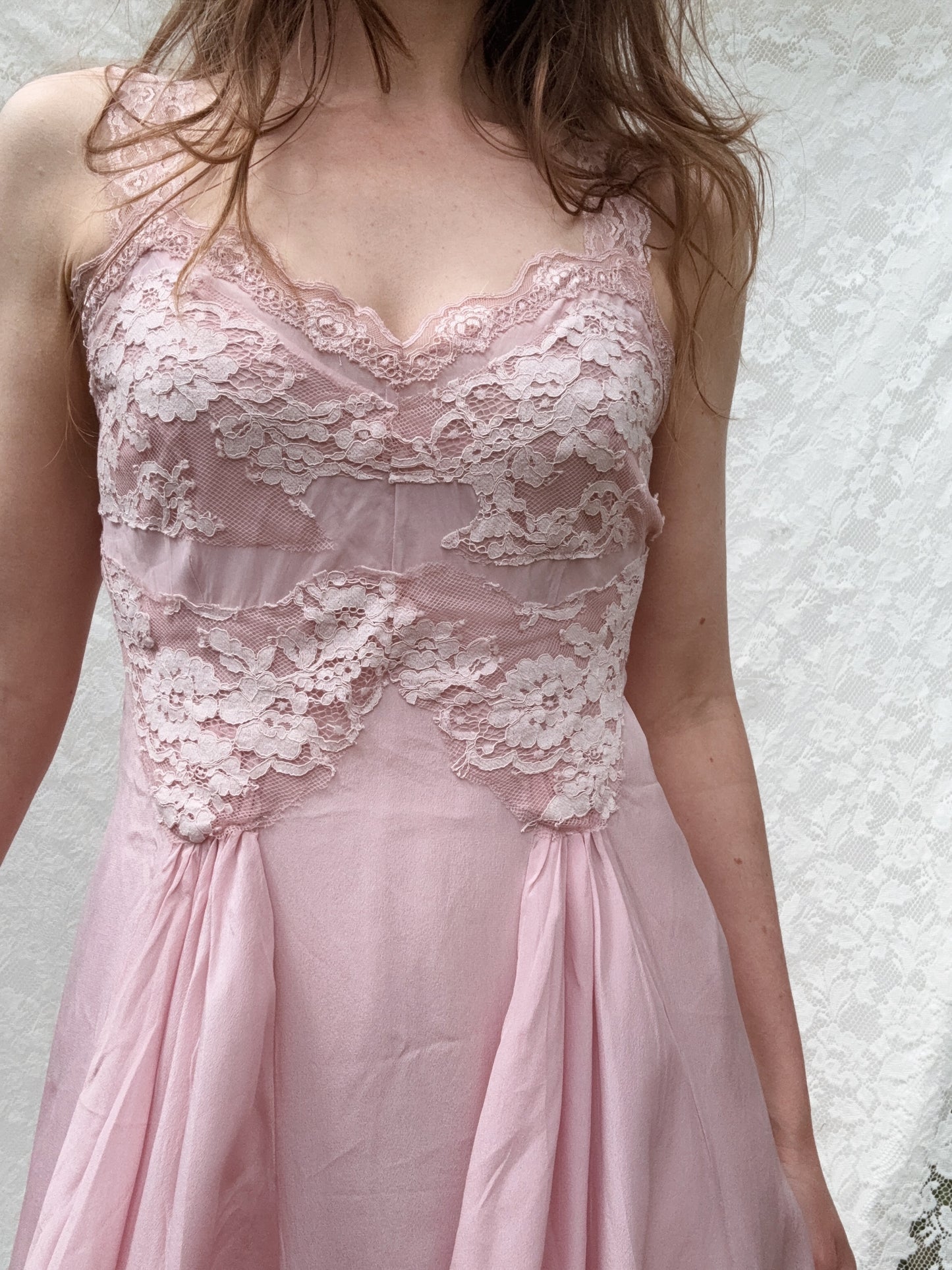 AURORA SILK & LACE DRESS - PASTEL PINK
