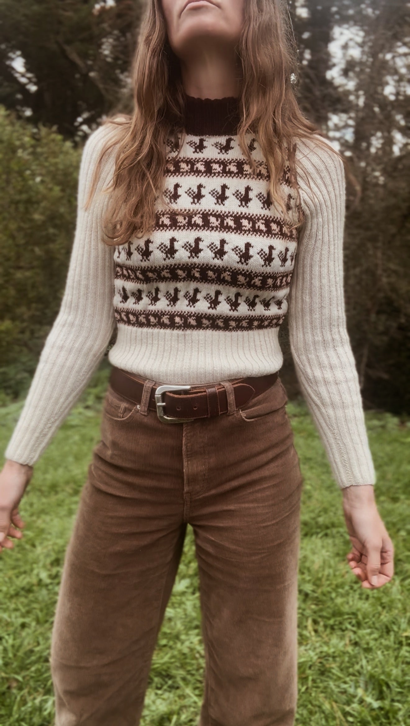 VINTAGE HAND KNIT CROP SWEATER - 1970'S WOOL - XXS