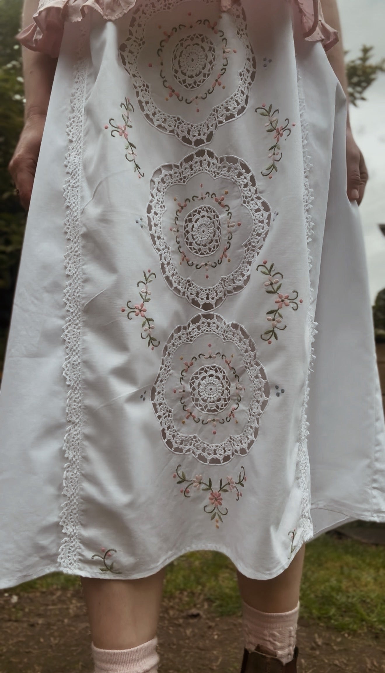 ONE OF A KIND CROCHET MEDALLION MIDI SKIRT M-L