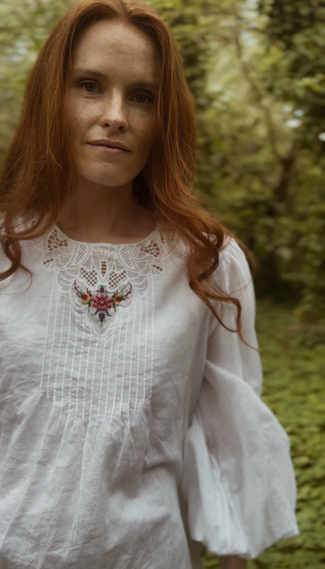 REWORKED WHITE CROSS STITCH EMBROIDERED BLOUSE S-L