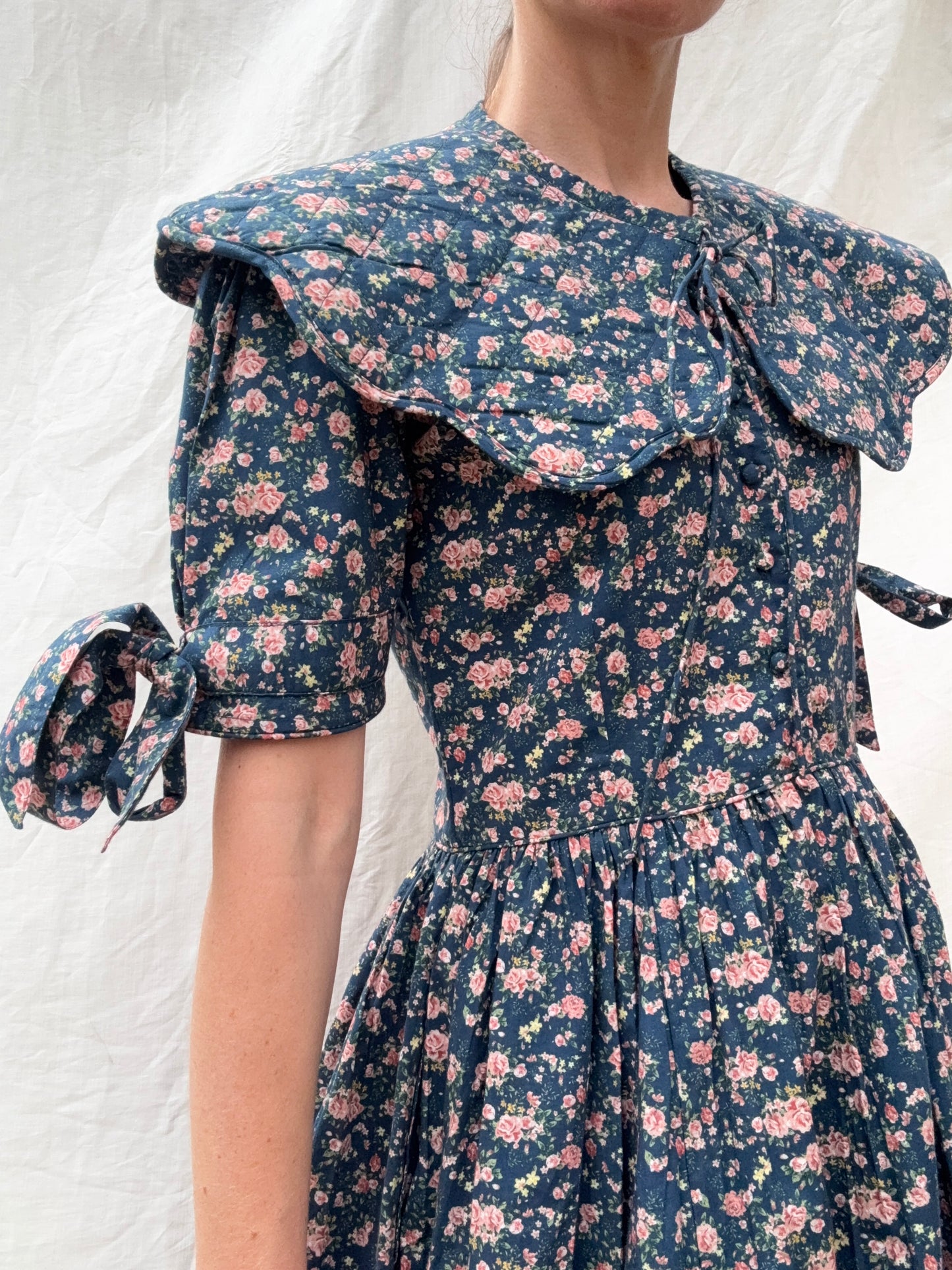 100% RECYCLED COTTON - SOPHIE DRESS NAVY FLORAL