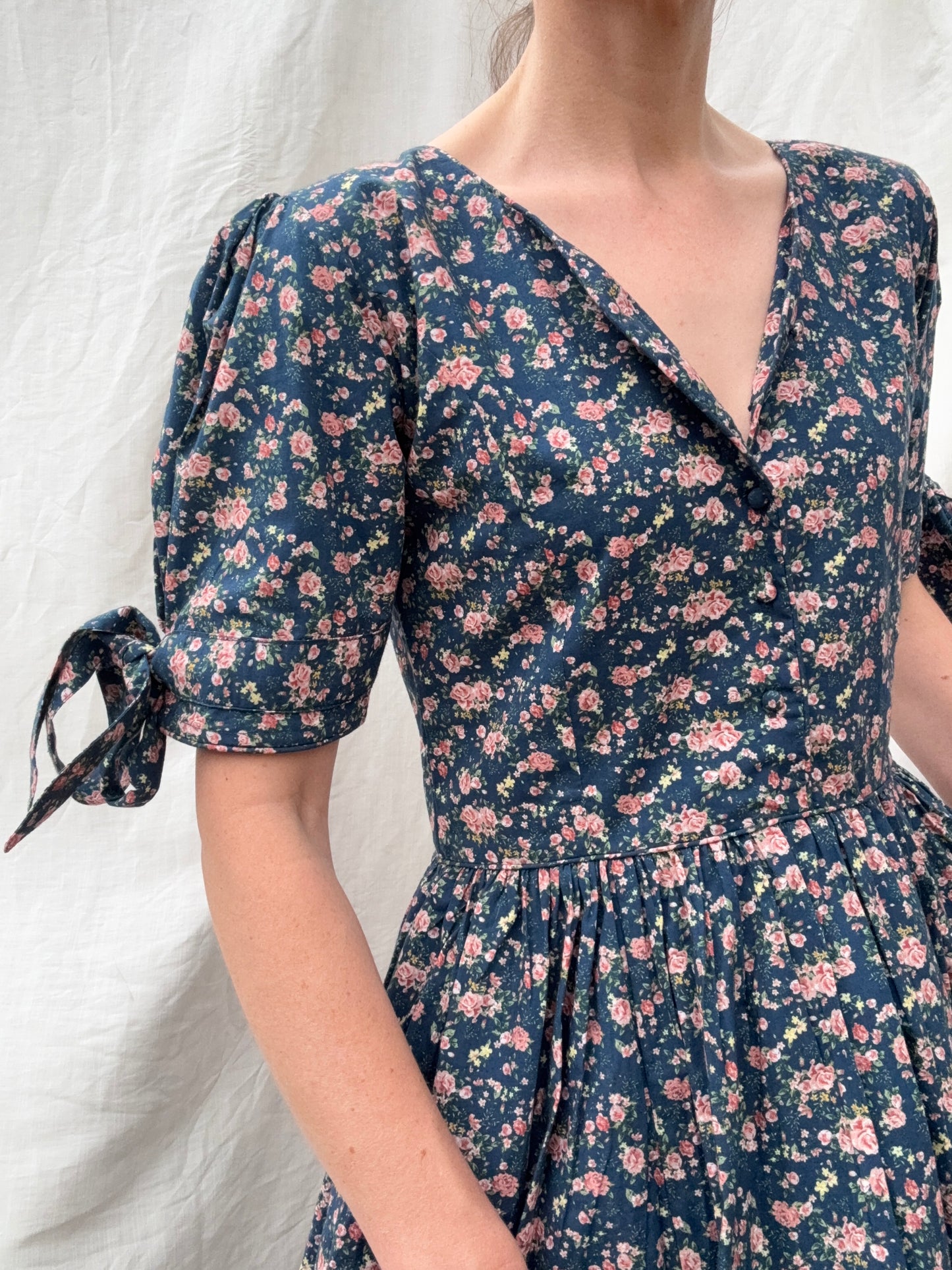 100% RECYCLED COTTON - SOPHIE DRESS NAVY FLORAL