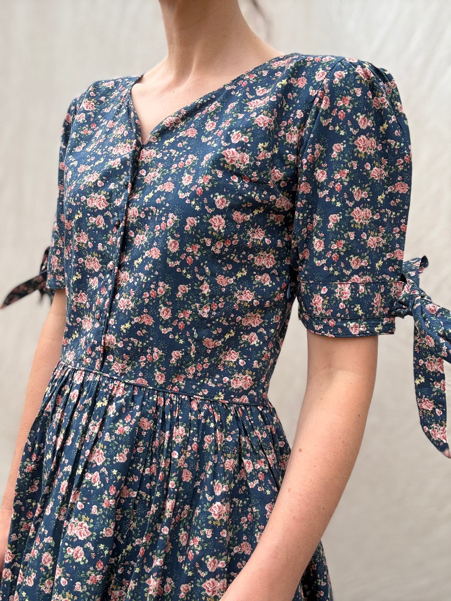 100% RECYCLED COTTON - SOPHIE DRESS NAVY FLORAL