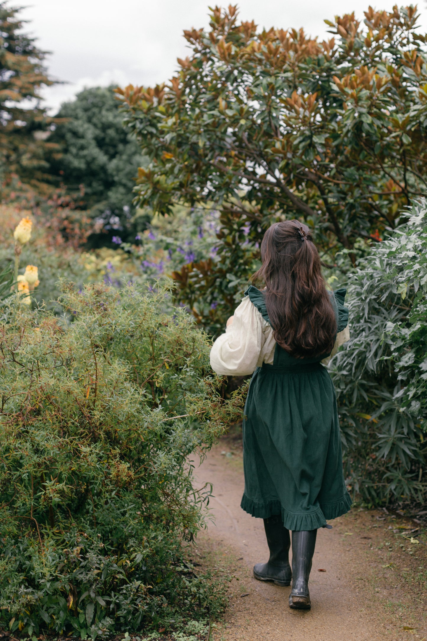 100% RECYCLED COTTON - ANOUK RUFFLE PINAFORE/SKIRT CORDUROY FOREST GREEN