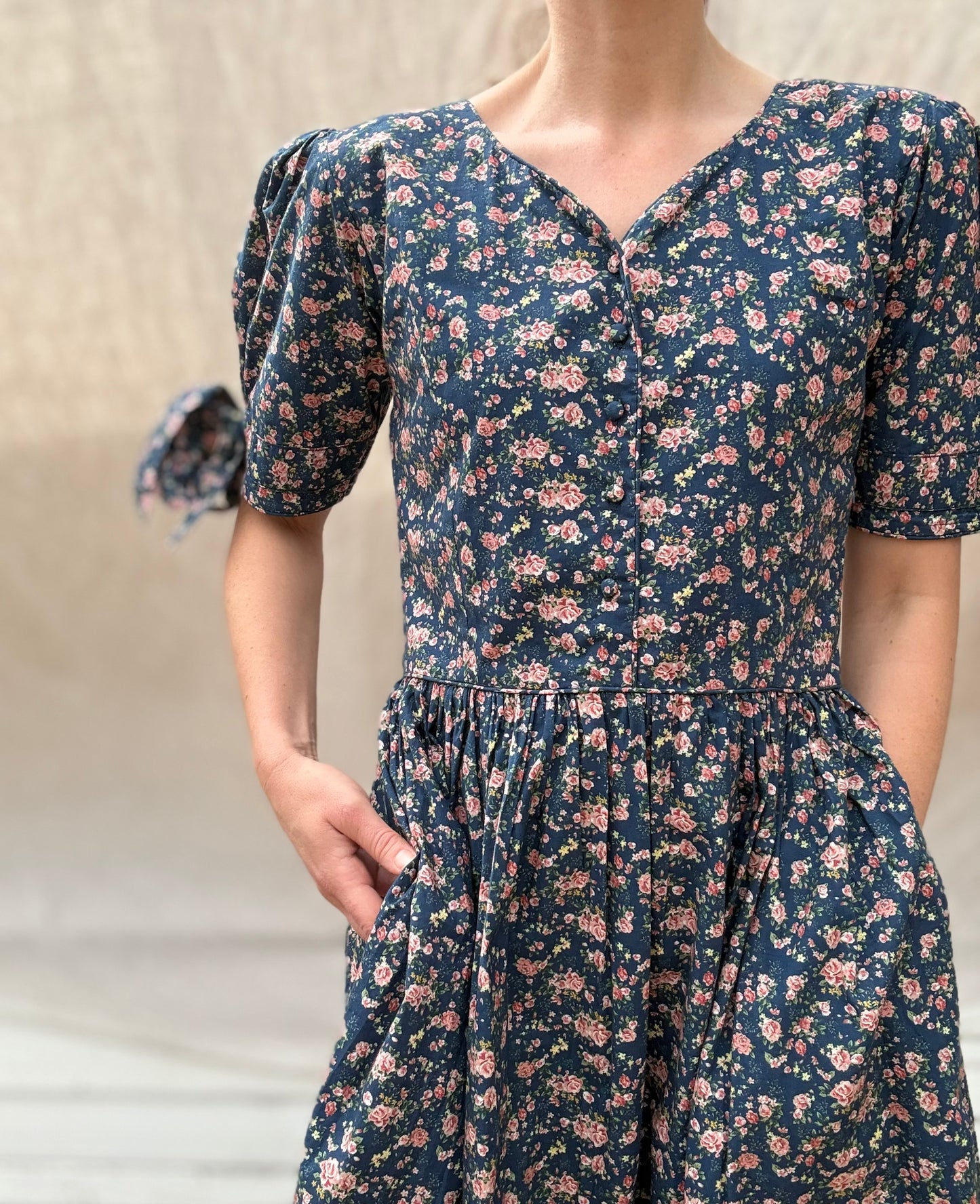 100% RECYCLED COTTON - SOPHIE DRESS NAVY FLORAL