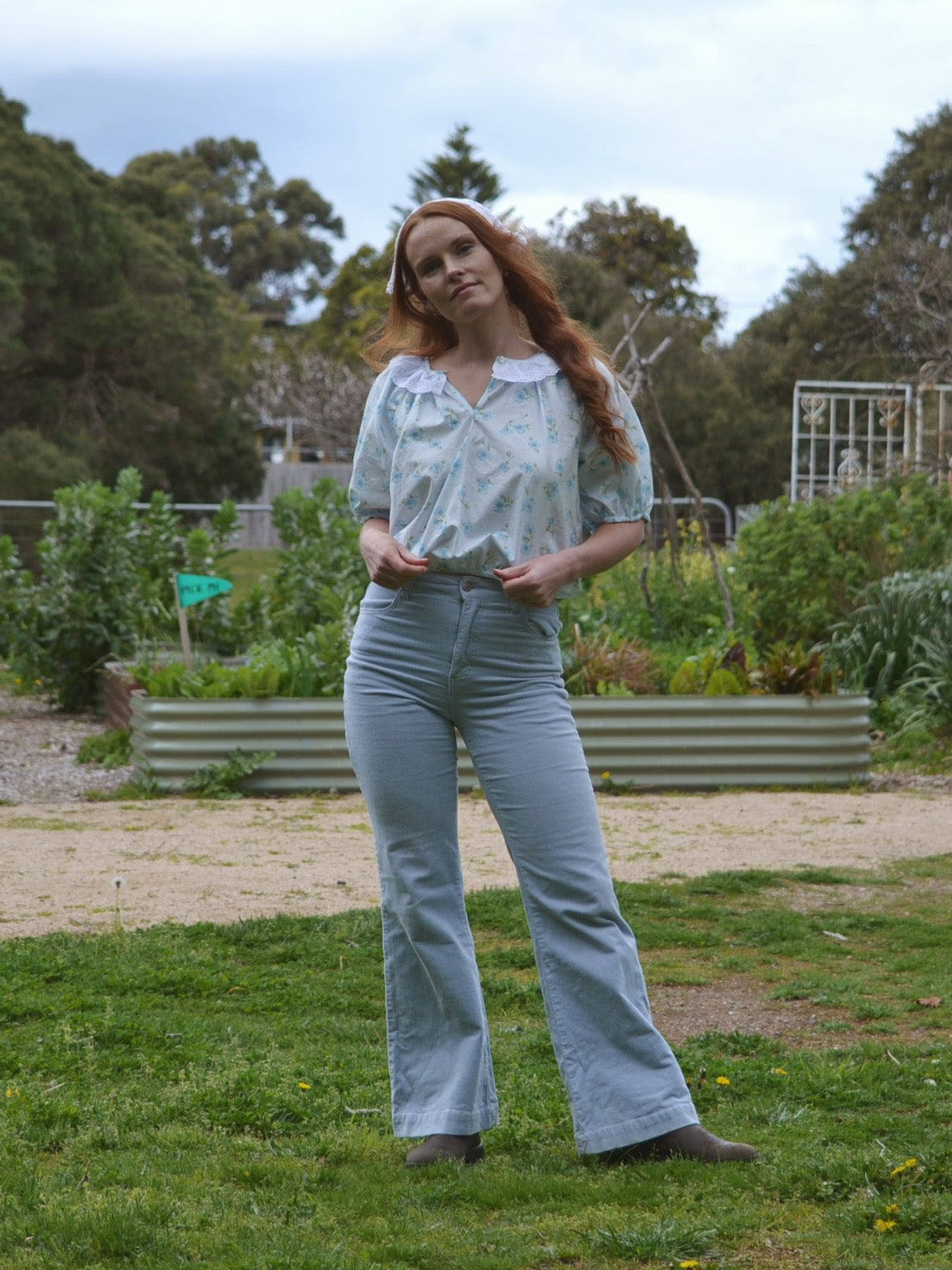 REWORKED - ONE OF A KIND SMOCK CROP BLOUSE BLUE FLORAL EXTRA SMALL