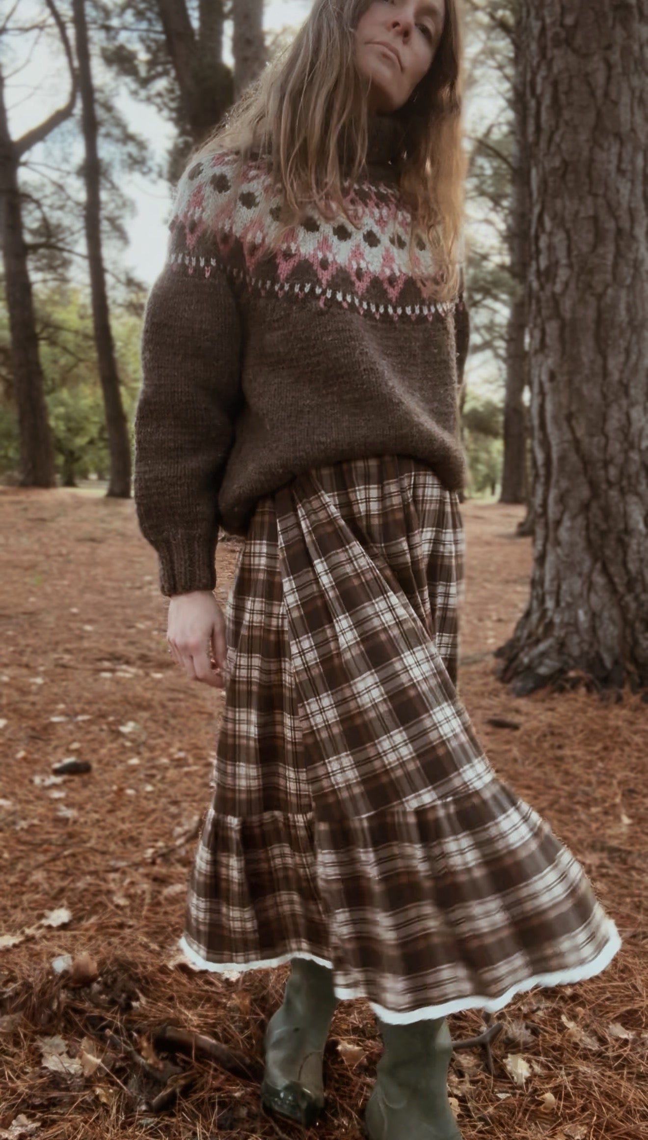 VINTAGE HANDMADE BROWN WOOL FAIRISLE JUMPER S-XL