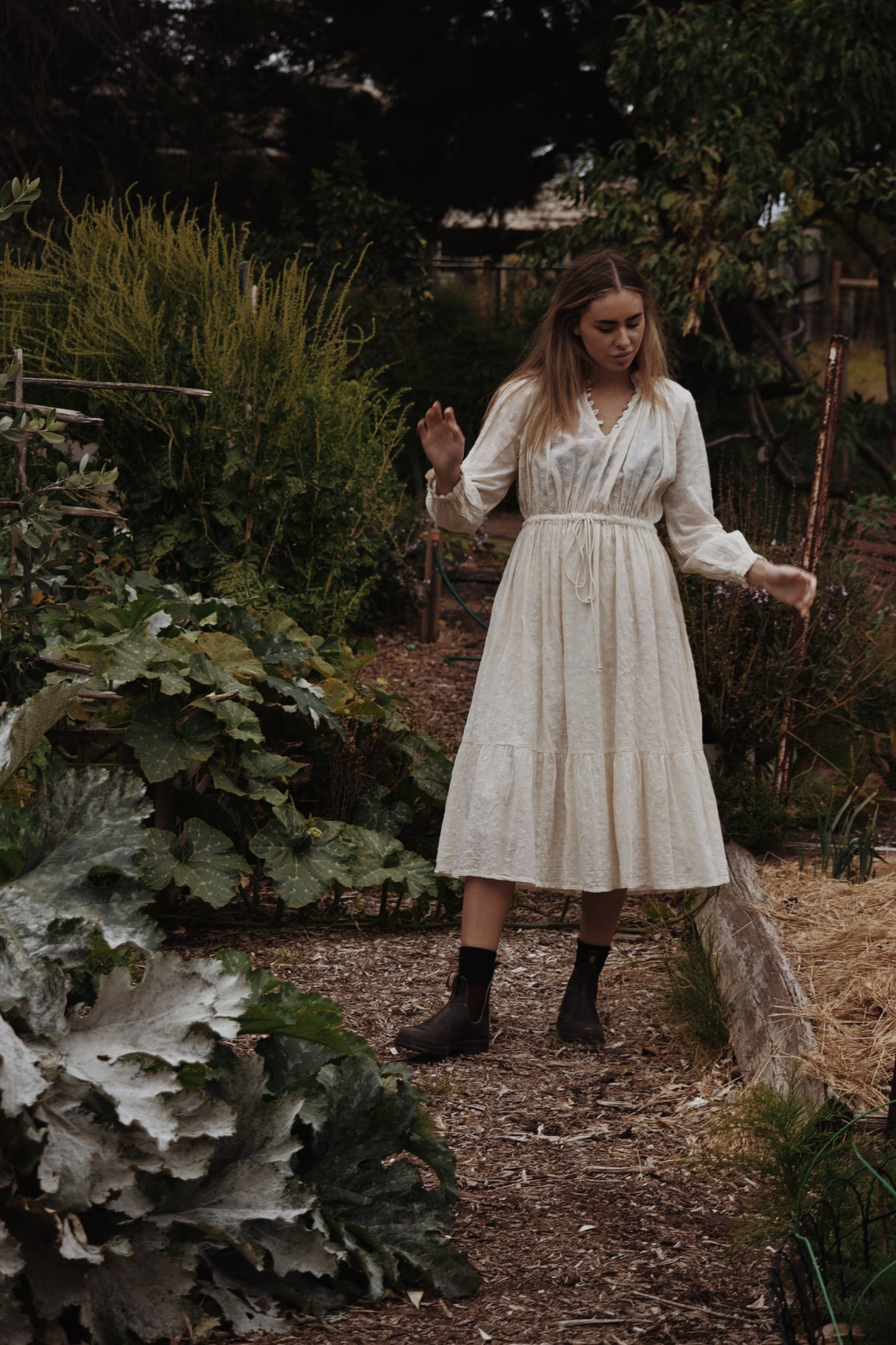 PRAIRIE DRESS ANTIQUE WHITE LACE COTTON