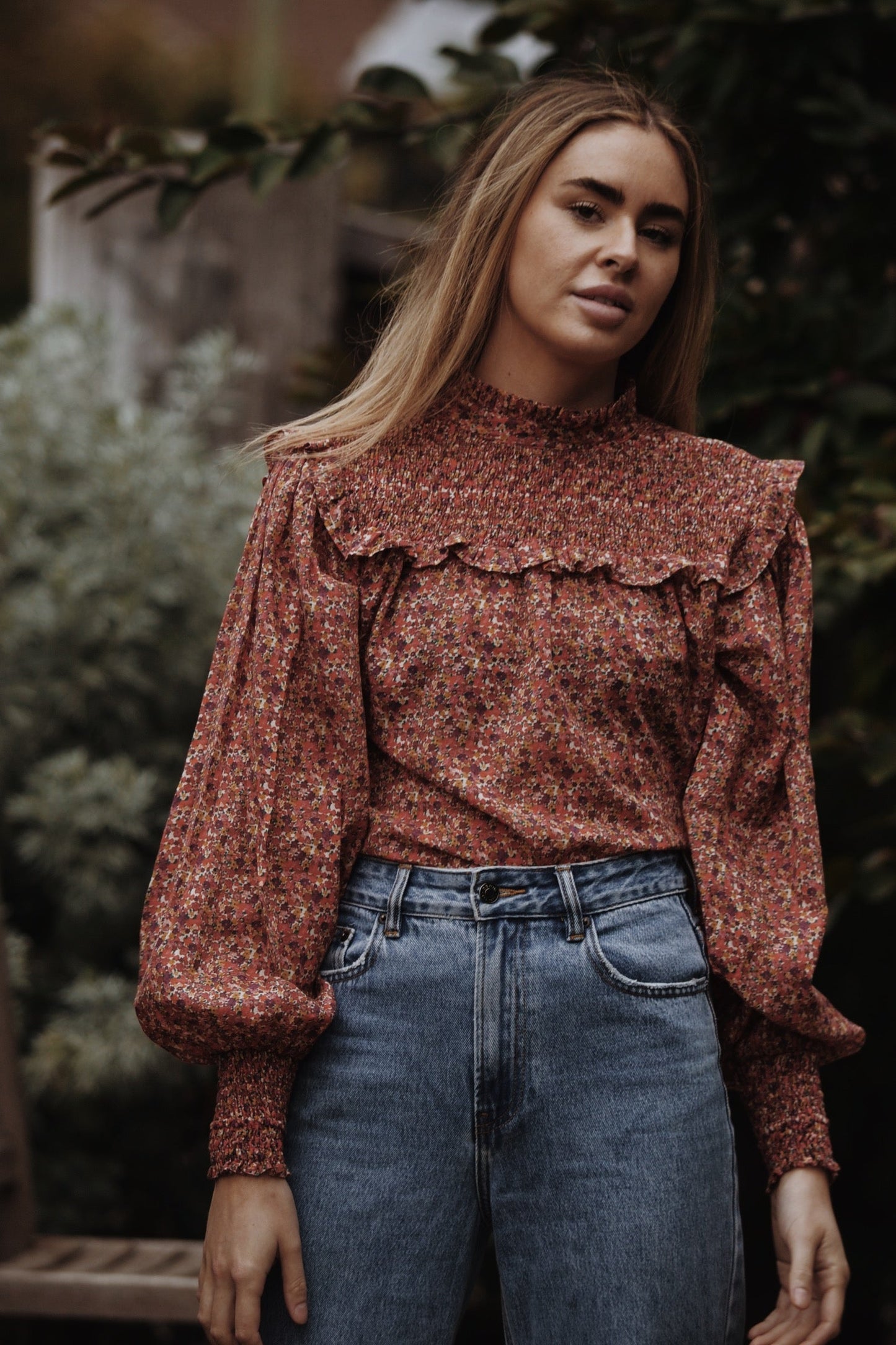 SMALL RESTOCK BAMBI BLOUSE DITSY FLORAL IN POPPY