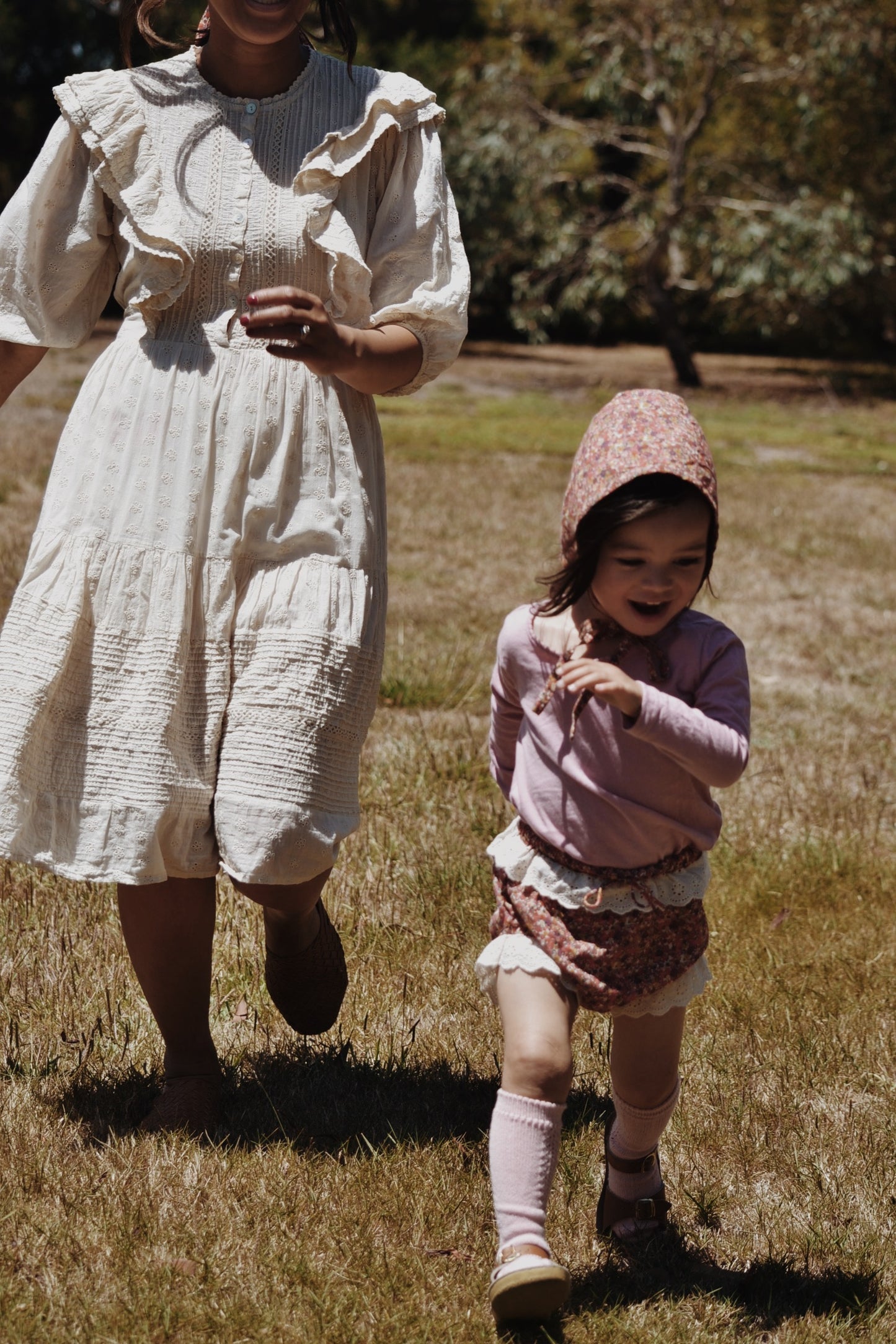 ANNABELLE GIRL'S REVERSIBLE BONNET DITSY FLORAL/ANTIQUE WHITE