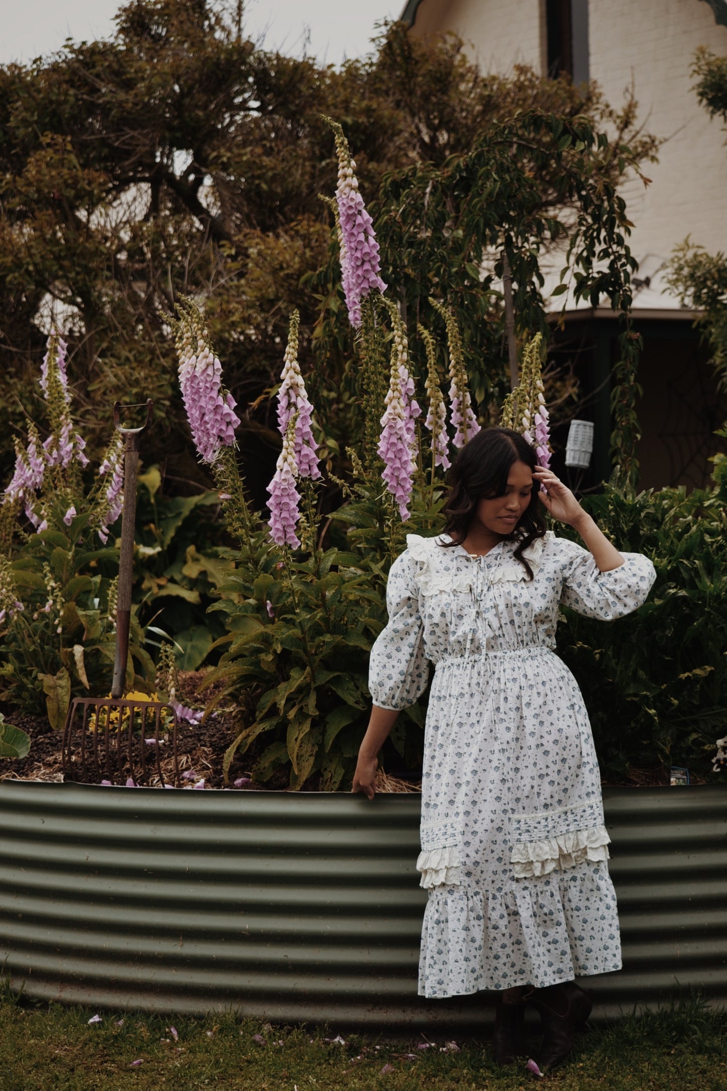 100% RECYCLED COTTON - ABERDEEN BLUE ROSE FLORAL DRESS